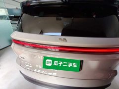 Li Auto i8 Standard Edition - ფოტო 5