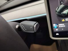 Tesla Model Y Rear-Wheel Drive - ფოტო 13