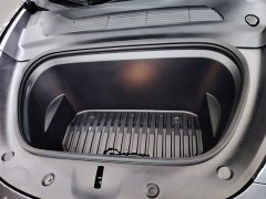 Tesla Model Y Rear-Wheel Drive - ფოტო 19