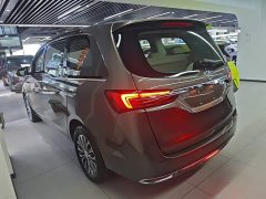 Buick GL8 Land Official Business Class 652T Comfort Edition - ფოტო 4