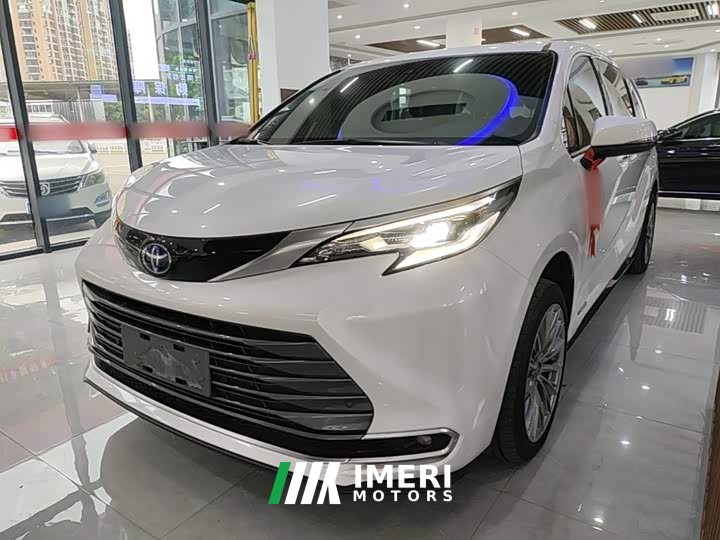 Toyota Sienna 2.5L Hybrid Premium Edition