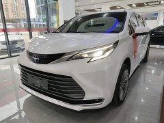 Toyota Sienna 2.5L Hybrid Premium Edition - ფოტო 1