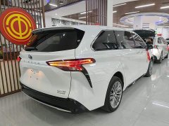 Toyota Sienna 2.5L Hybrid Premium Edition - ფოტო 6