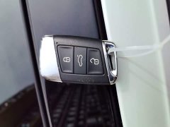 Volkswagen CC 380TSI Eye-Catching Edition - ფოტო 8