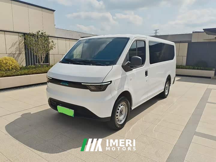 Toyota E Fortune Bright Window Edition 41.86kWh Short Wheelbase Low Roof