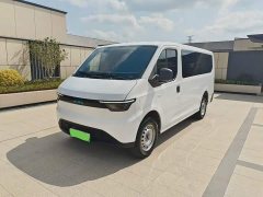 Toyota E Fortune Bright Window Edition 41.86kWh Short Wheelbase Low Roof - ფოტო 1