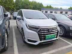 Honda Odyssey 2.0L e:HEV Luxury - ფოტო 3