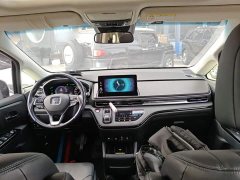 Honda Odyssey 2.0L e:HEV Luxury - ფოტო 9