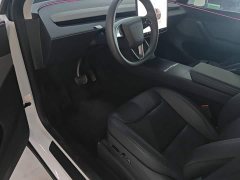 Tesla Model Y Rear-Wheel Drive - ფოტო 14