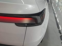 Tesla Model Y Rear-Wheel Drive - ფოტო 7