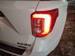 Ford Explorer EcoBoost 285 AWD Fashion 7-Seater - ფოტო 7