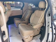 Toyota Sienna 2.5L Hybrid Luxury - ფოტო 16