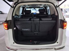 Honda Elysion 2.0L e:HEV Luxury Prestige Edition - ფოტო 18