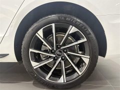 Audi A4L 40 TFSI Luxury Dynamic - ფოტო 14