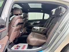 BMW 7 Series 730Li M Sport Package - ფოტო 8