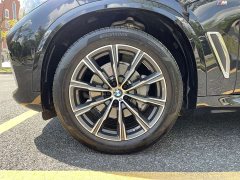 BMW X5 xDrive 30Li Luxury M Sport Package - ფოტო 9