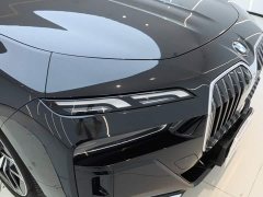 BMW 7 Series 735Li M Sport Package - ფოტო 12