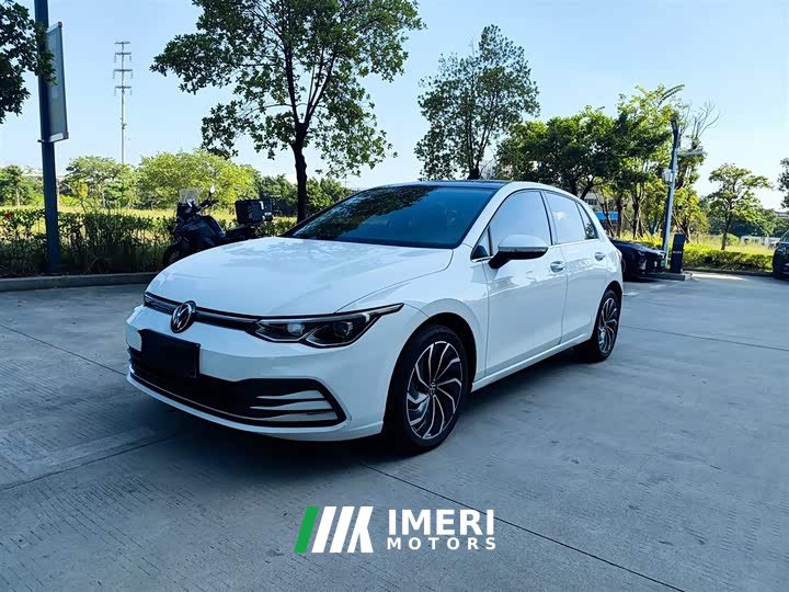 Volkswagen Golf Facelift 200TSI DSG Pro - ავტომობილი ჩინეთიდან
