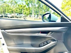 Mazda3 Axela 2.0L Automatic Premium Edition - ფოტო 9