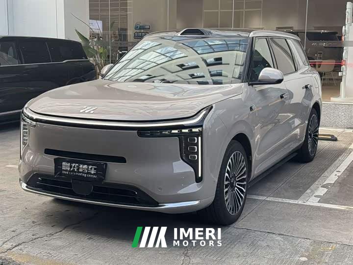 IM Motors Zhiji LS8 66 Ultra Tech Flagship 5-Seater