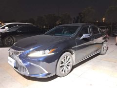 Lexus ES 200 Excellence Edition - ფოტო 1