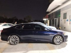 Lexus ES 200 Excellence Edition - ფოტო 3