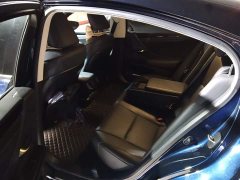 Lexus ES 200 Excellence Edition - ფოტო 5