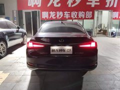 Lexus ES 200 Excellence Edition - ფოტო 9