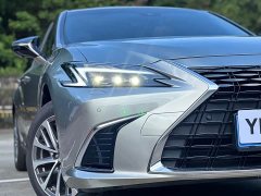 Lexus ES 200 Premium Edition - ფოტო 4