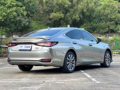 Lexus ES 200 Premium Edition - ფოტო 5
