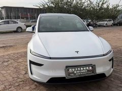 Tesla Model Y L Long Range All-Wheel Drive - ფოტო 1