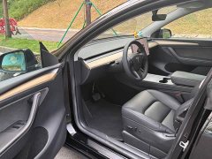 Tesla Model Y Rear-Wheel Drive - ფოტო 4