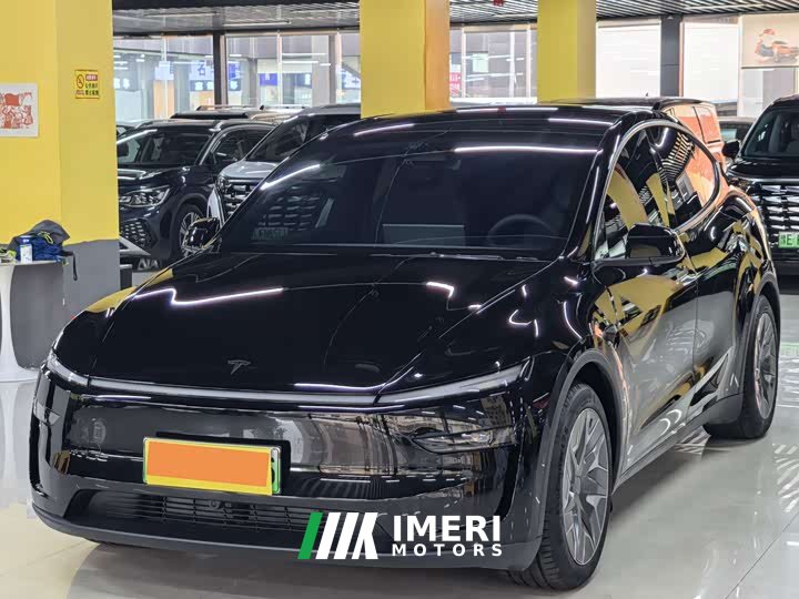 Tesla Model Y L Long Range All-Wheel Drive