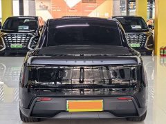 Tesla Model Y L Long Range All-Wheel Drive - ფოტო 17