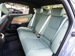 Lexus ES 300h - ფოტო 12