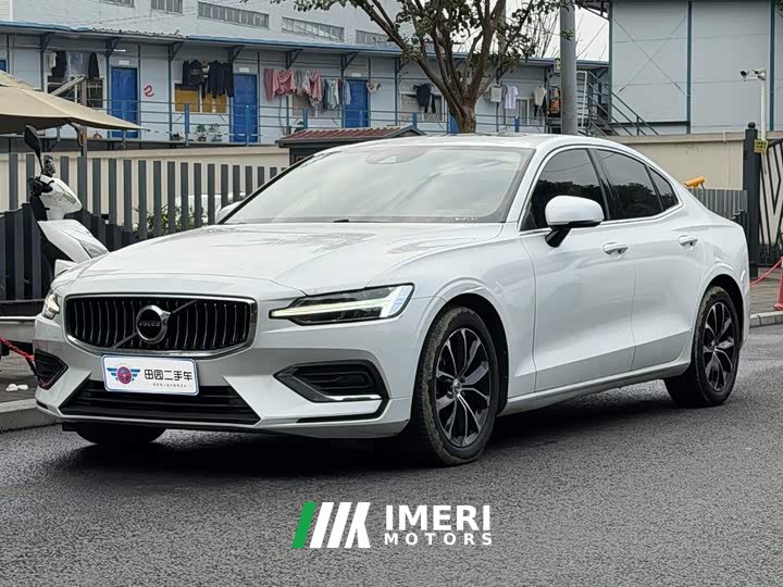 Volvo S60 T4 Intelligent Luxury Edition - ავტომობილი ჩინეთიდან