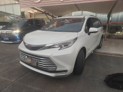 Toyota Sienna 2.5L Hybrid Platinum Edition - ფოტო 1