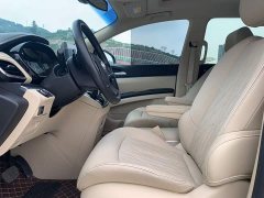 Buick GL8 Land Business Class Smart Edition - ფოტო 9