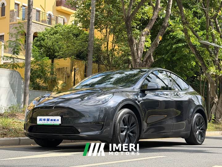 Tesla Model Y Long Range All-Wheel Drive