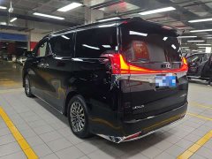 Lexus LM 300h 7-Seater Elegant Edition - ფოტო 3