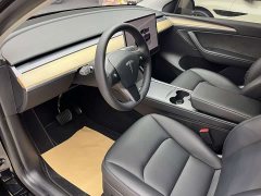 Tesla Model Y Rear-Wheel Drive - ფოტო 3