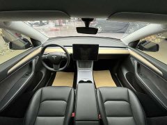 Tesla Model Y Rear-Wheel Drive - ფოტო 4