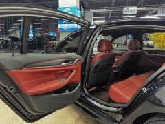 BMW 5 Series 530Li xDrive M Sport Package - ფოტო 11