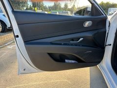 Hyundai Elantra 1.5L CVT GLX Elite - ფოტო 9
