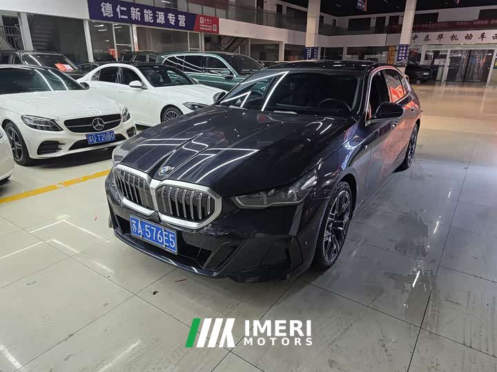 BMW 5 Series 530Li Luxury M Sport Package - ავტომობილი ჩინეთიდან