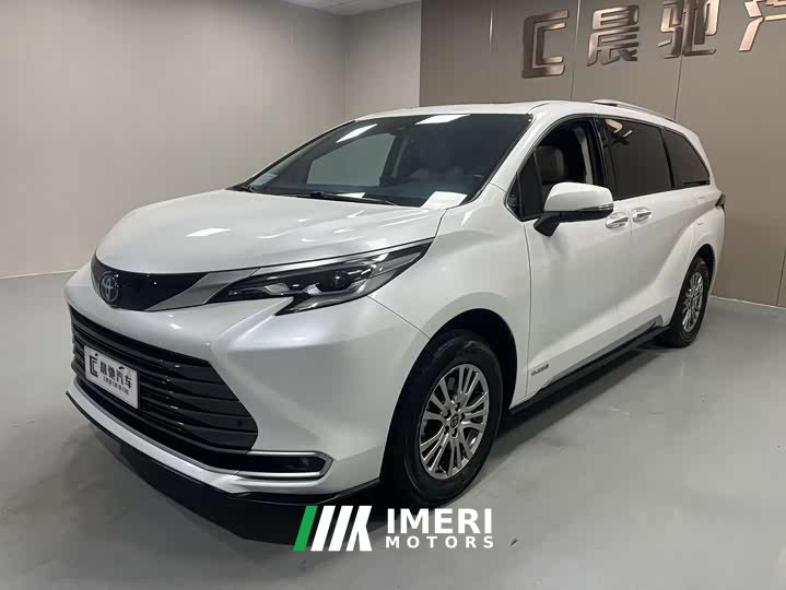 Toyota Sienna 2.5L Hybrid Luxury