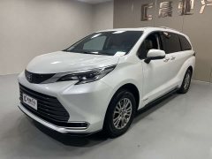 Toyota Sienna 2.5L Hybrid Luxury - ფოტო 1