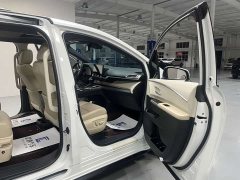 Toyota Sienna 2.5L Hybrid Luxury - ფოტო 10