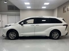 Toyota Sienna 2.5L Hybrid Luxury - ფოტო 11