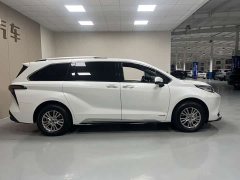 Toyota Sienna 2.5L Hybrid Luxury - ფოტო 14